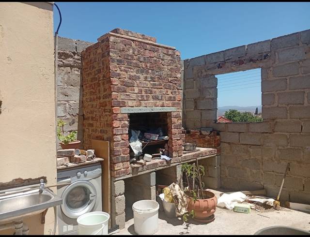 4 BEDROOM HOUSE FOR SALE IN UITENHAGE CENTRAL
